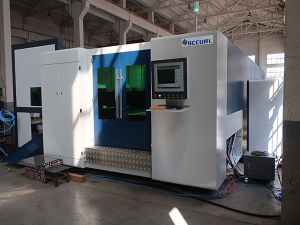 Máquina cortadora láser de fibra 3000W con cambiador de paletas doble