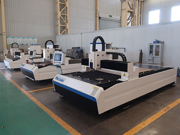 CNC láser Fabricación 1000 w 2000 w 3 kw máquina de corte por láser de fibra metálica protegida